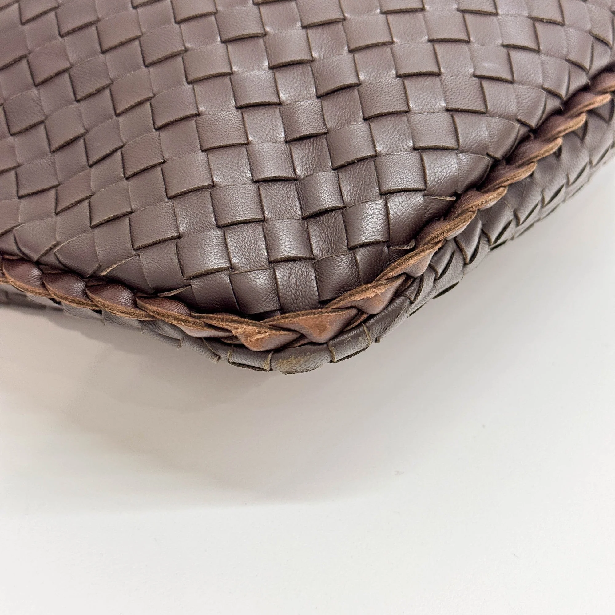 Veneta Intrecciato Brown Leather Shoulder Bag - Image 12