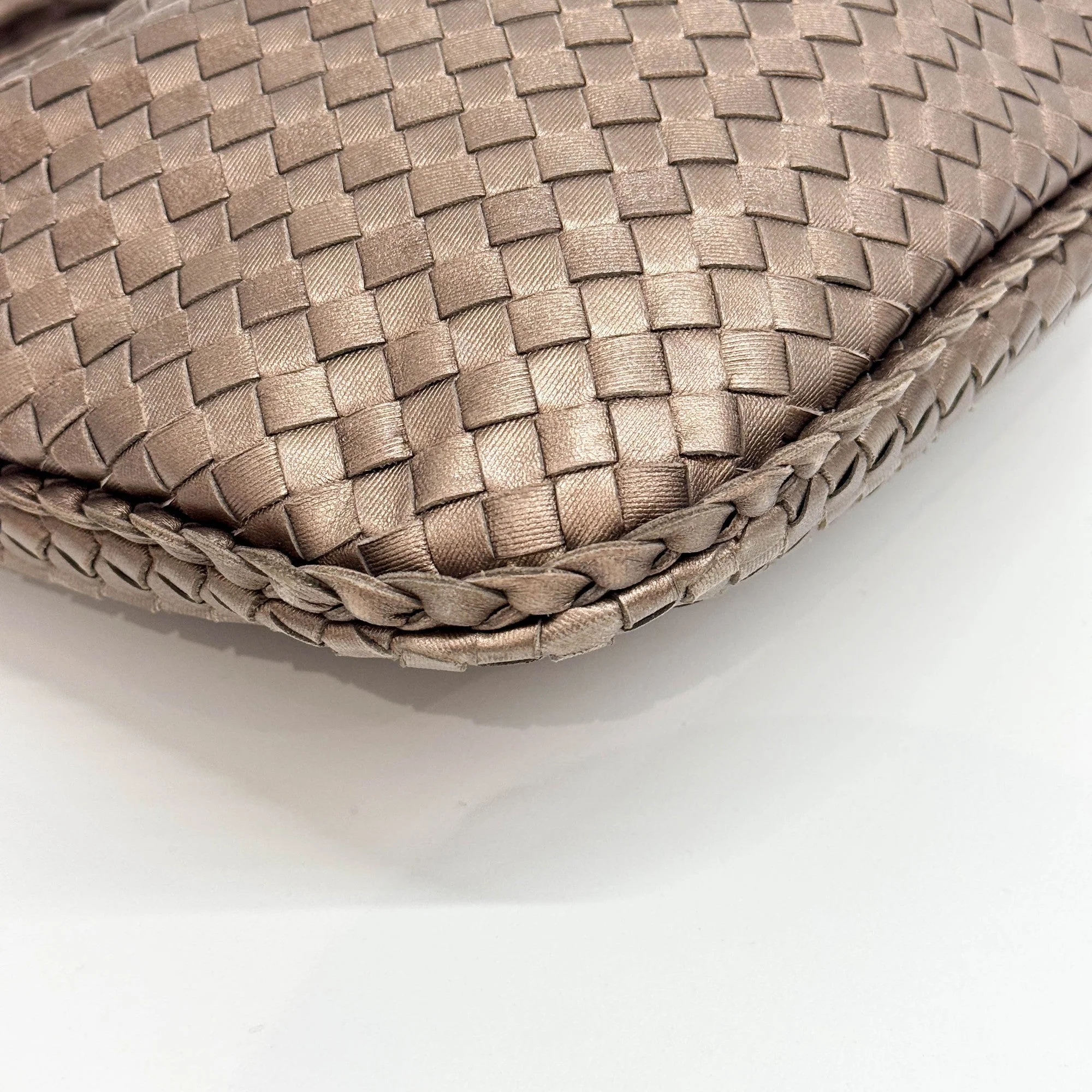 Veneta Intrecciato Metallic Gold Leather Shoulder Bag - Image 12