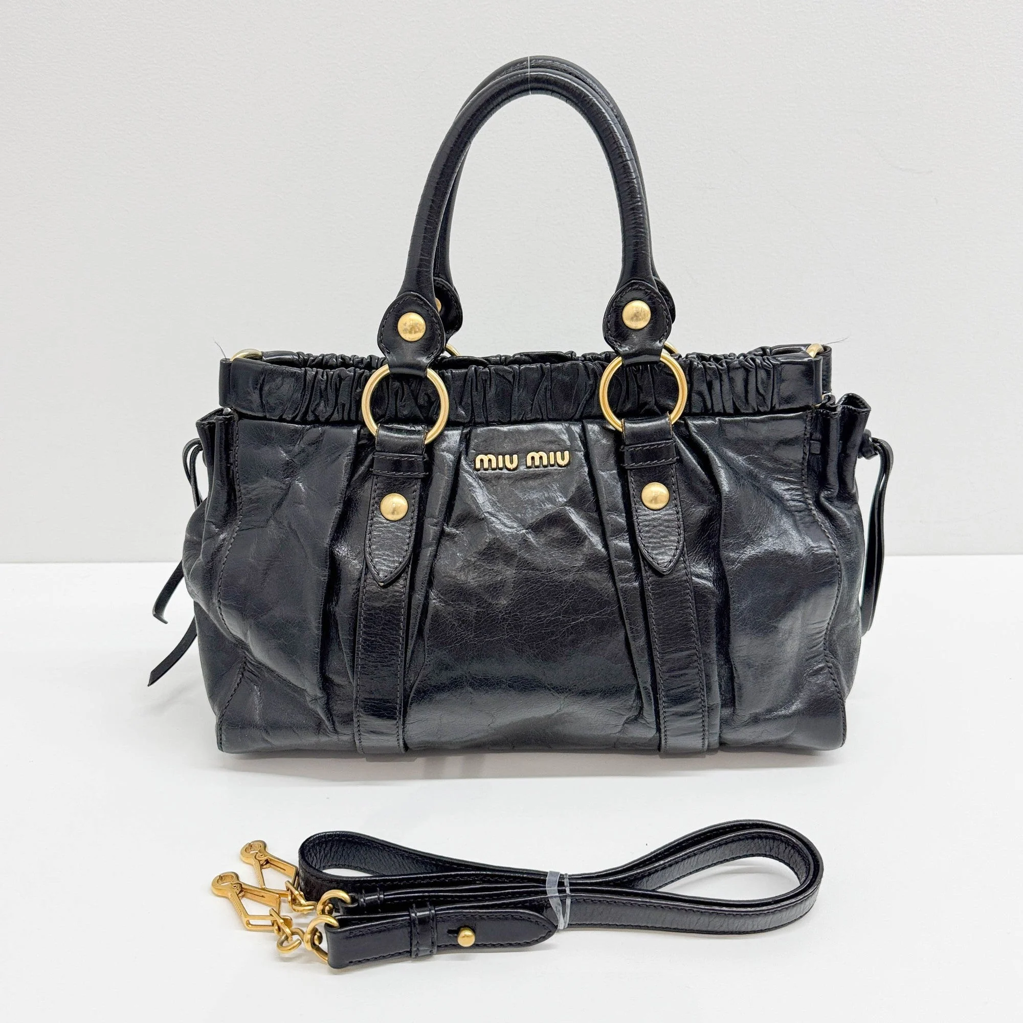 Vitello Black Leather Two Way Bag - Image 4