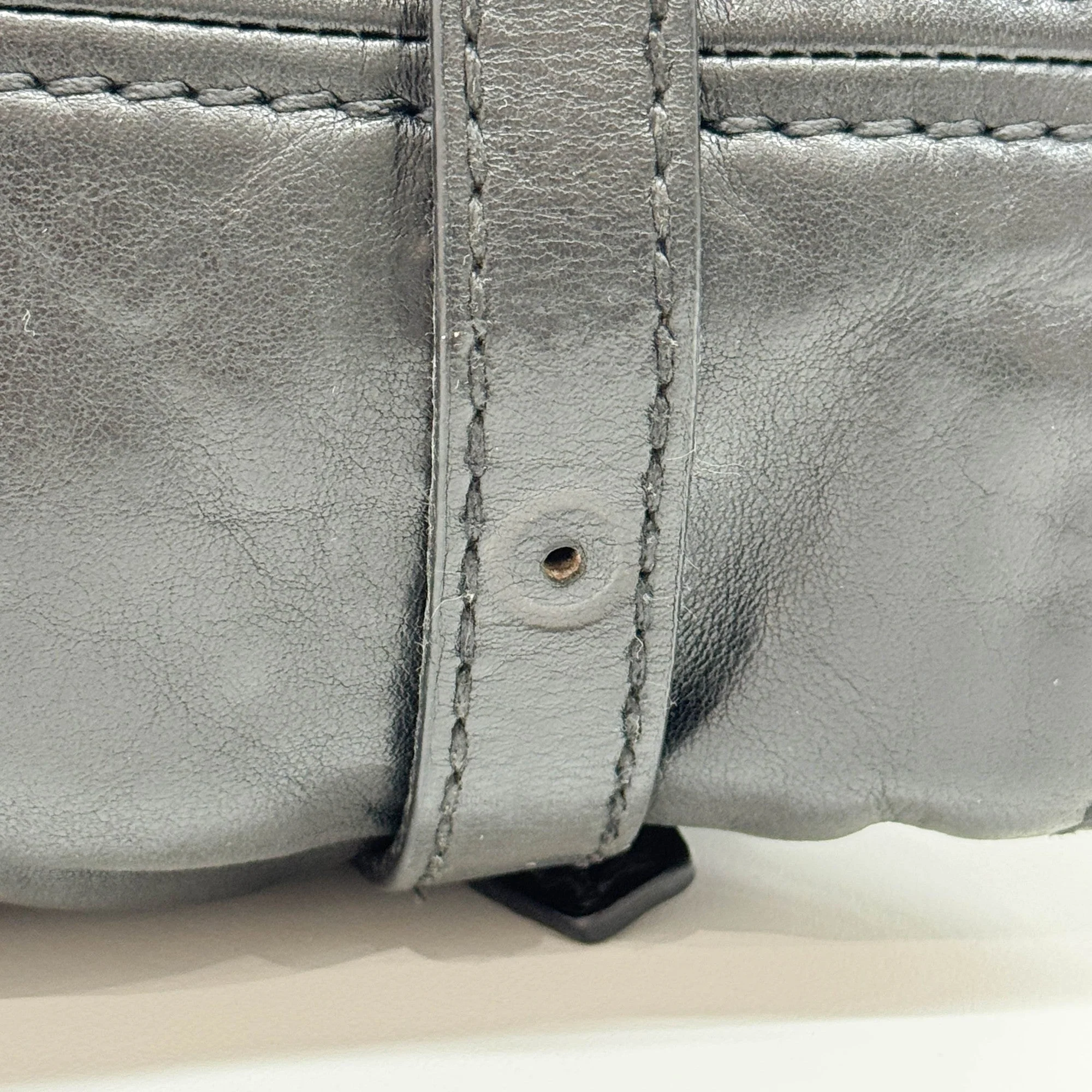 Vitello Lux Bow Black Leather Shoulder Bag - Image 8