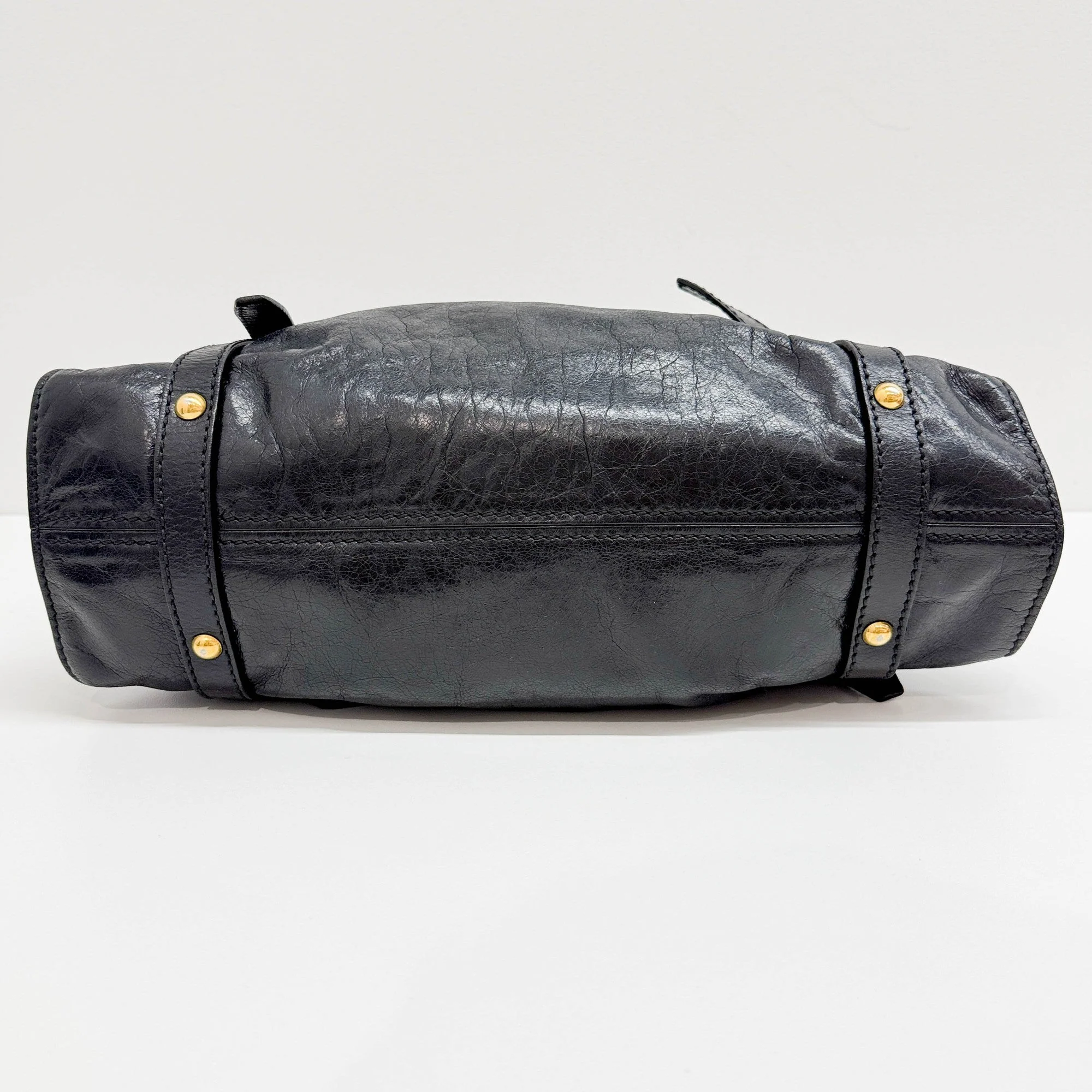Vitello Lux Bow Black Leather Shoulder Bag - Image 8