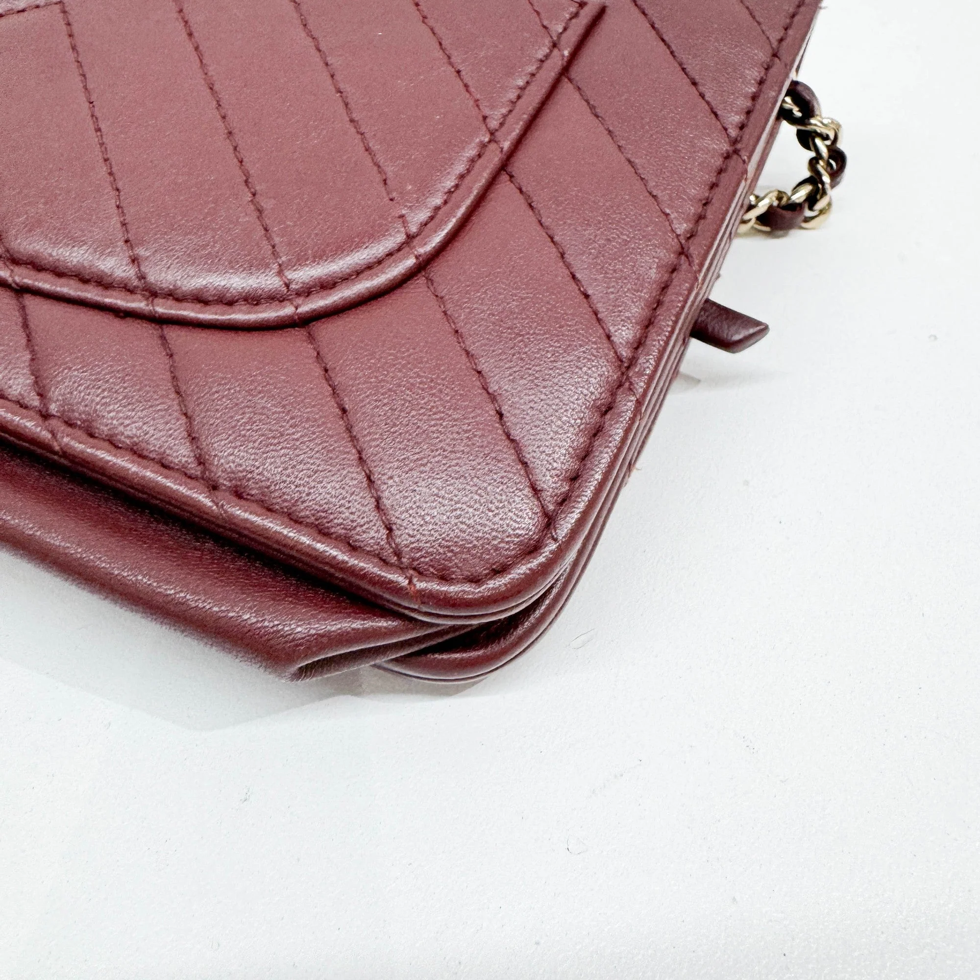 Wallet On Chain 2017-2018 Chevron Bordeaux Leather Crossbody Bag - Image 11