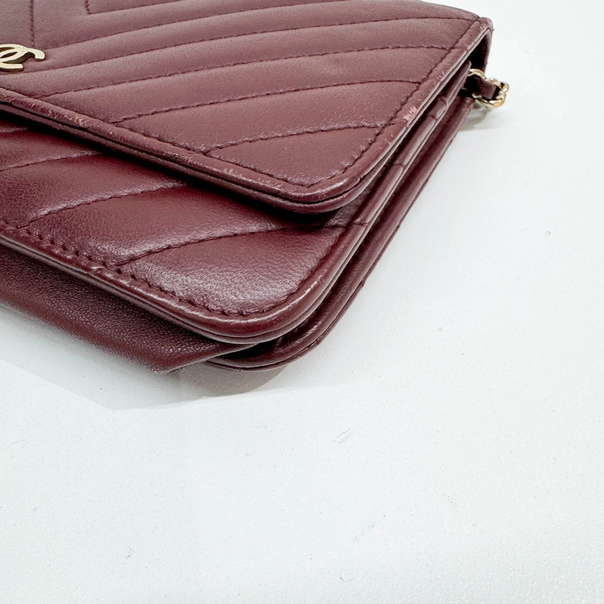 Wallet On Chain 2017-2018 Chevron Bordeaux Leather Crossbody Bag - Image 9