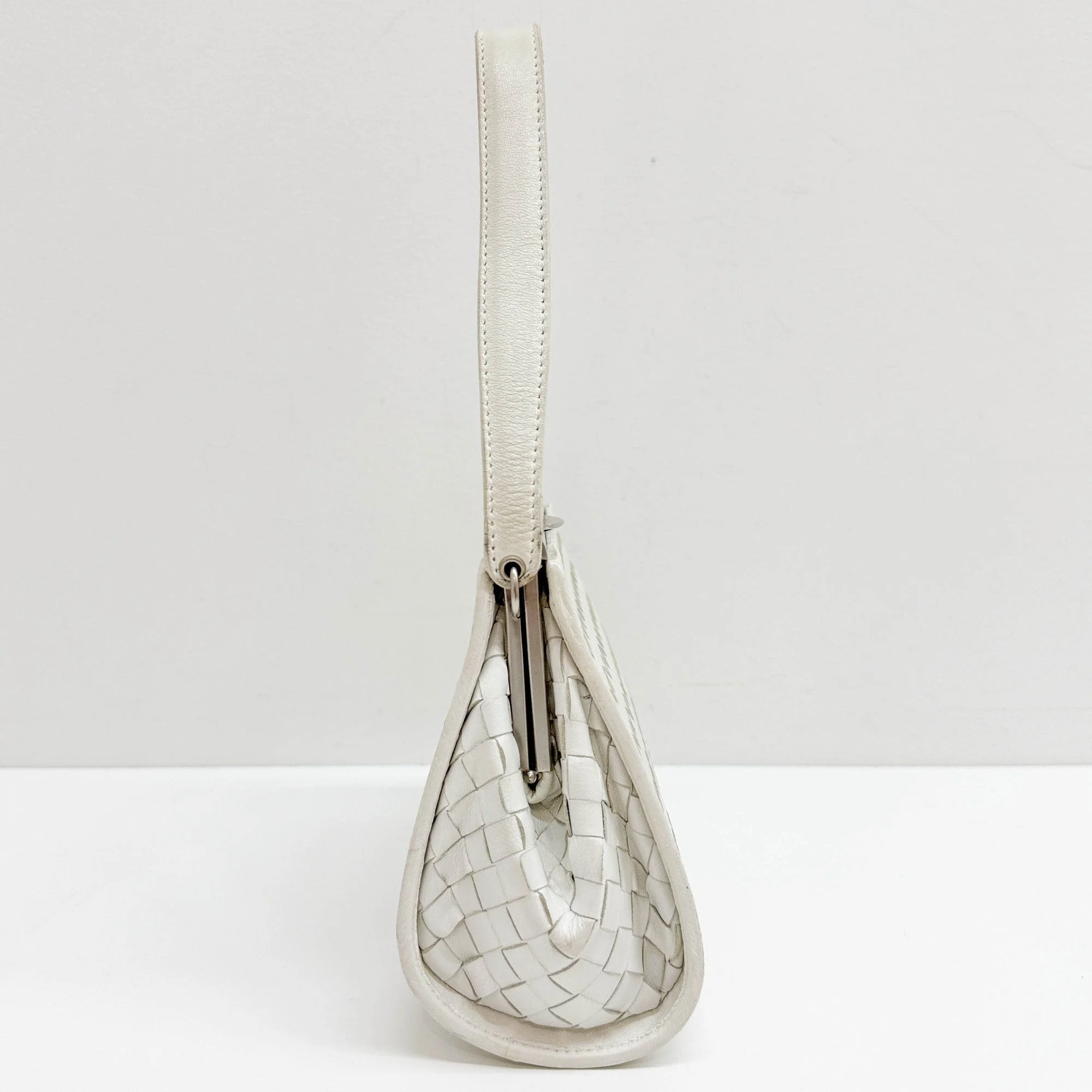 White Intrecciato Leather Shoulder Bag - Image 4