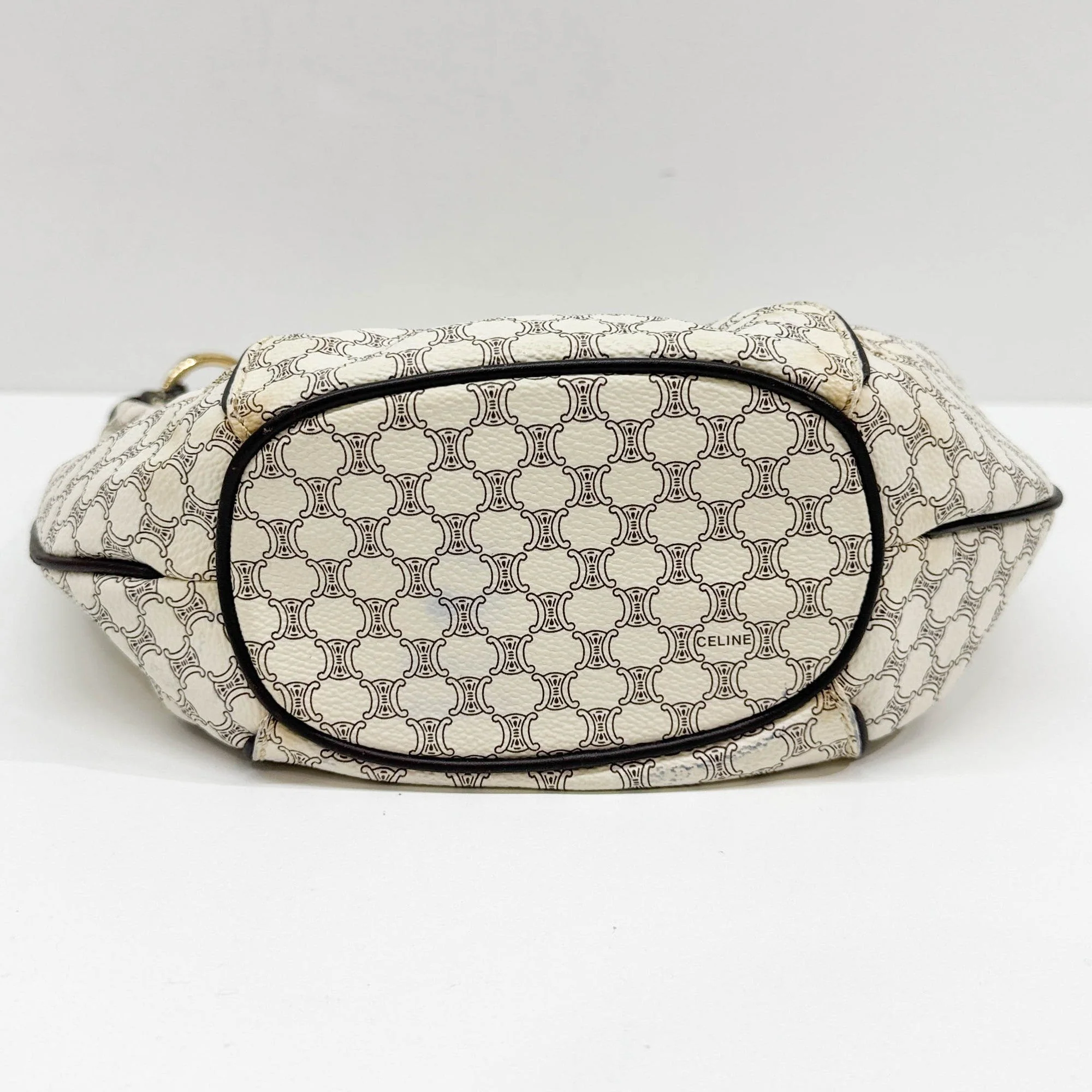 White Macadam Triomphe Leather Hobo Bag - Image 7