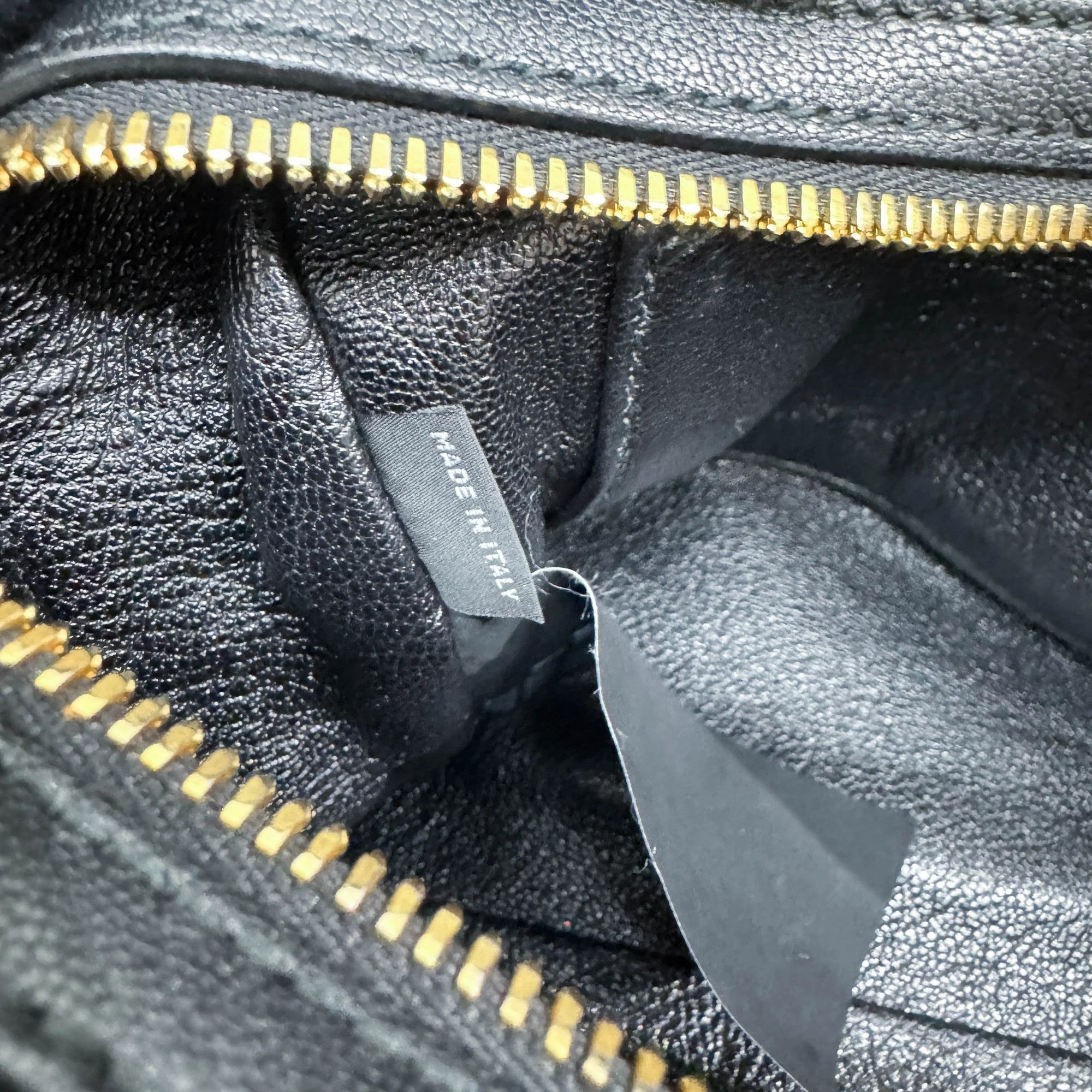 Zipped Top Black Shearling Two-Way Bag - Image 15