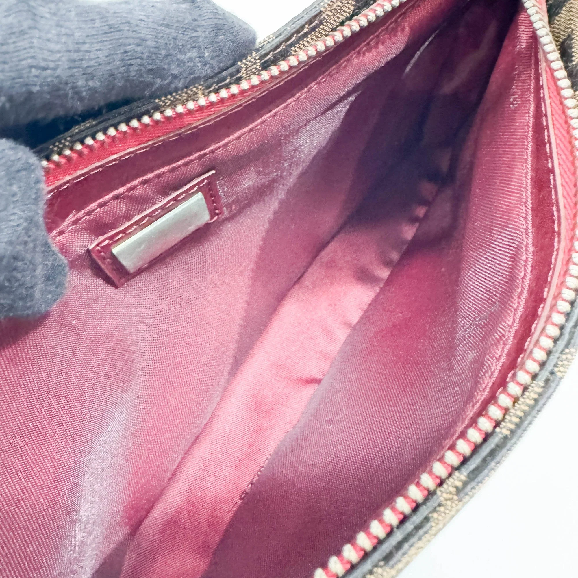 Zucca Red Wine Leather Details Shoulder Bag - Image 12