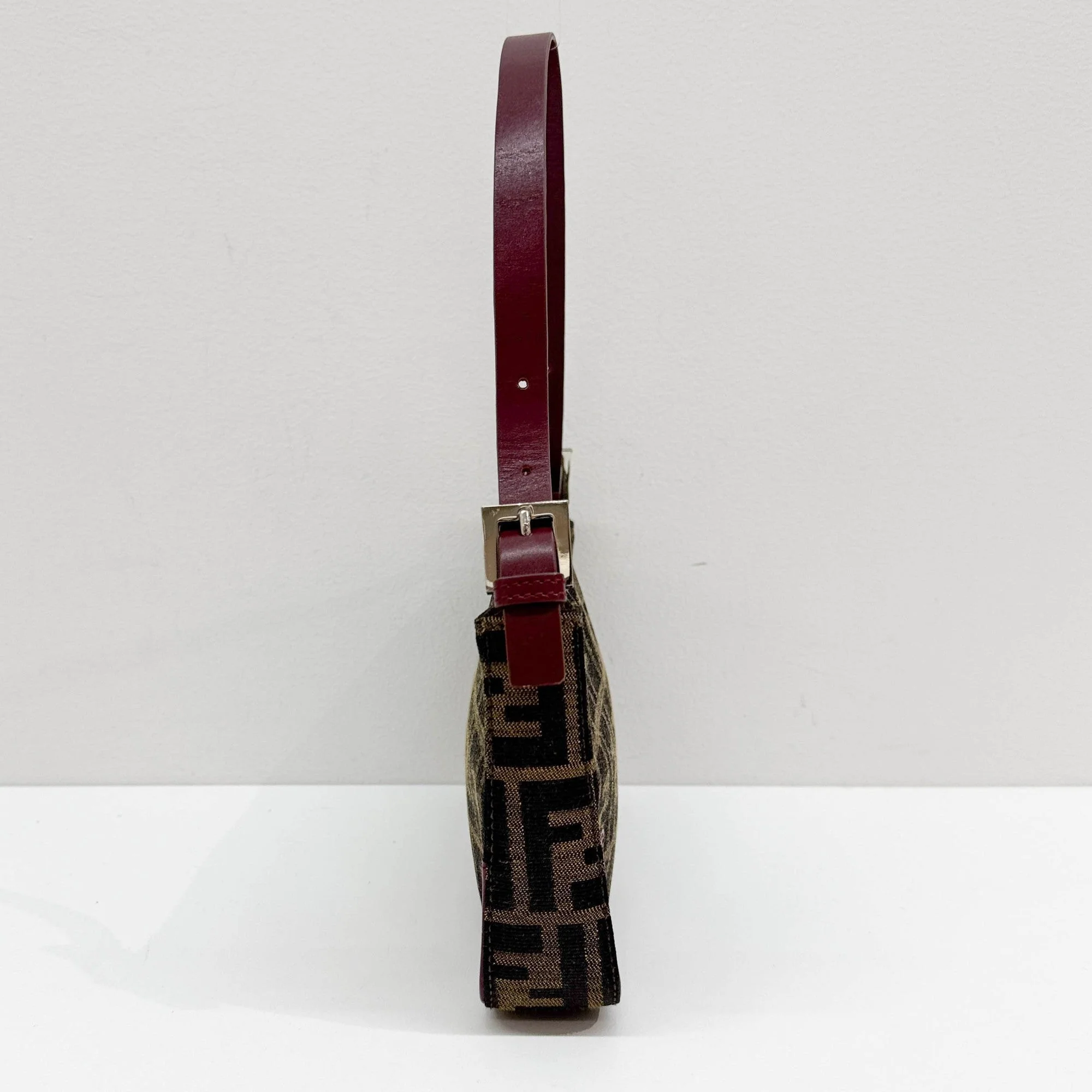 Zucca Red Wine Leather Details Shoulder Bag - Image 4