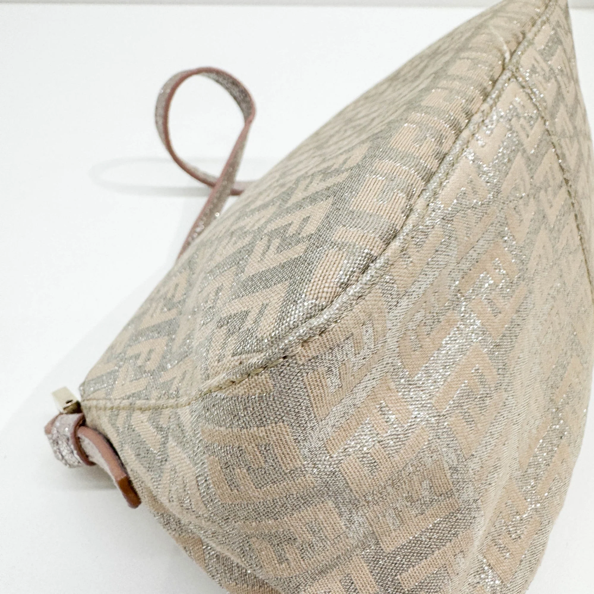 Zucchino Shiny Pink and Silver Handle Bag - Image 12